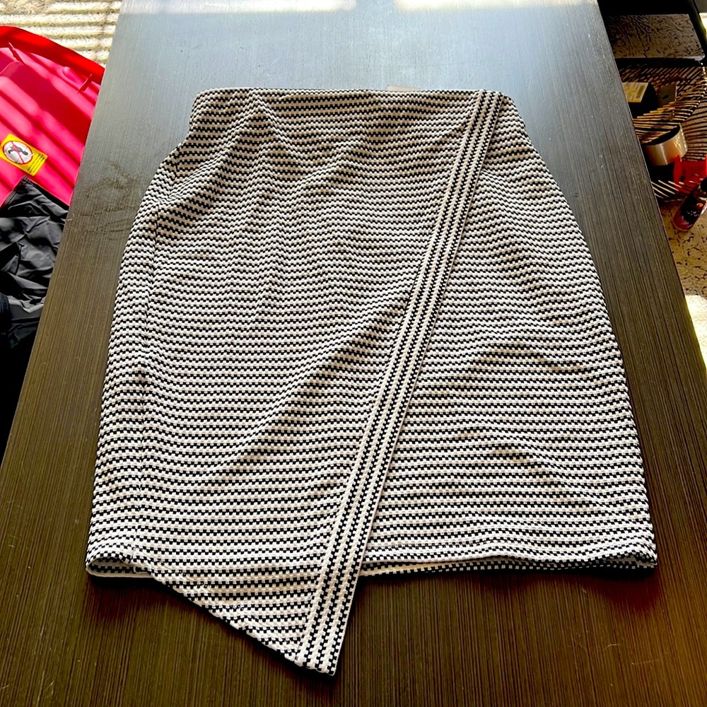 Asymmetrical black and white  skirt